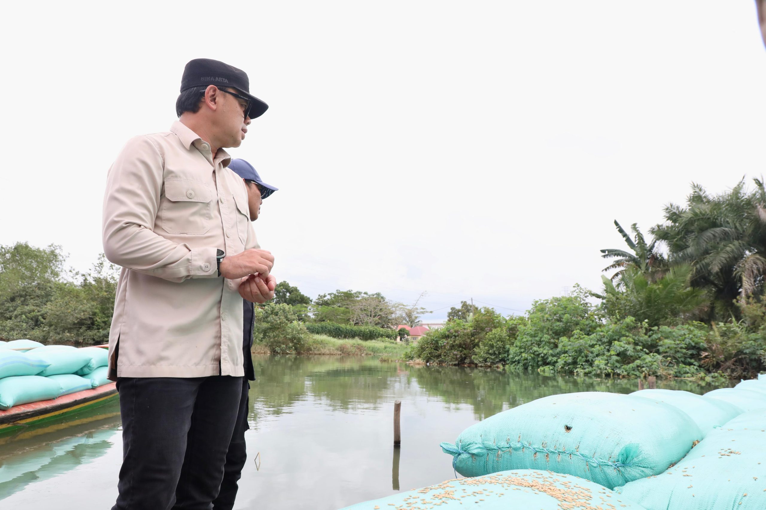 Tinjau Irigasi di Banyuasin, Wamendagri Bima Arya Tegaskan Pentingnya Perbaikan Irigasi untuk Tingkatkan Hasil Panen