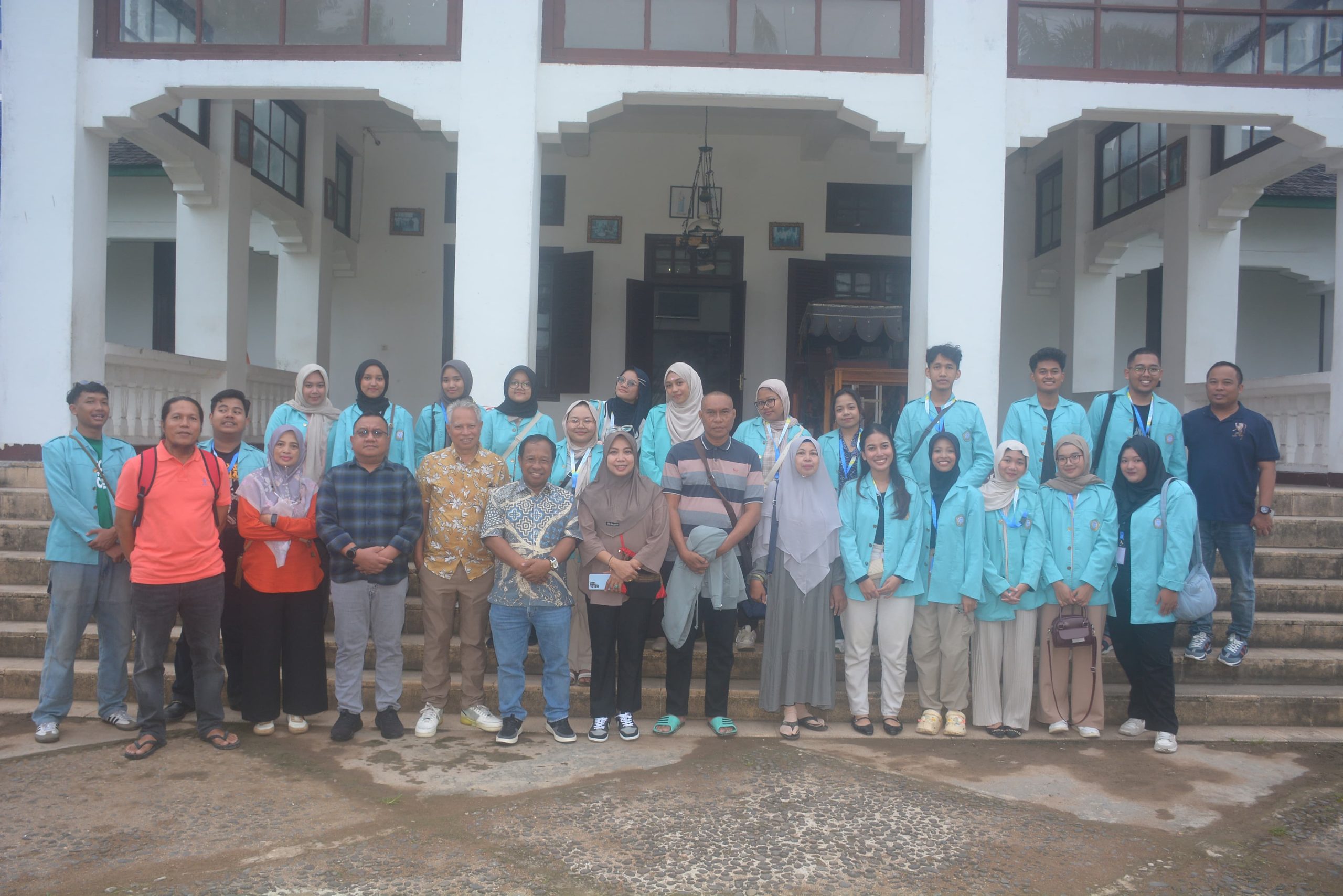 Pemkab Bima Terima Mahasiswa KKN UNS Surakarta