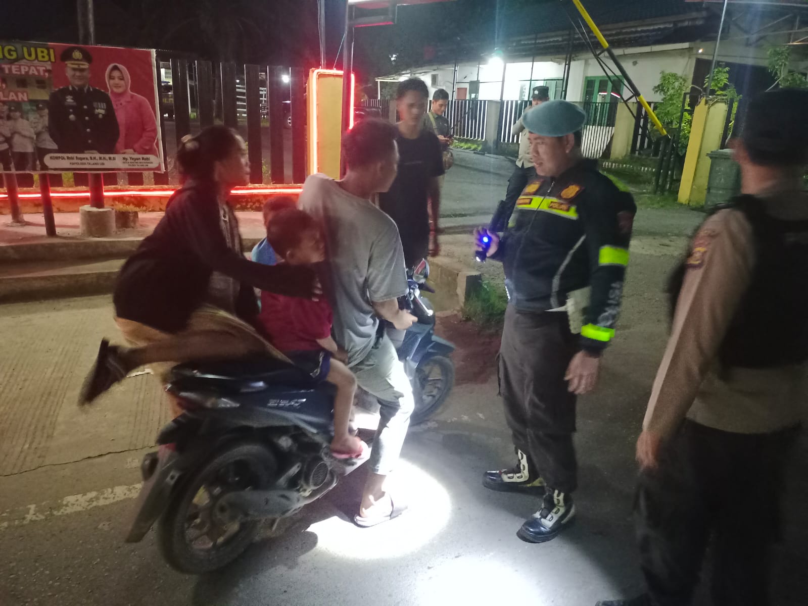 Pastikan Keamanan Diwilayahnya, Polsek Talang Ubi Gelar KRYD Razia