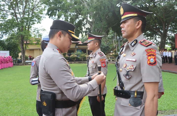 AKBP Arisandi Pimpin Sertijab Kasat Lantas,Kapolsek Bajo dan Kanit Regident,Dirangkaikan Kenaikan pangkat personel