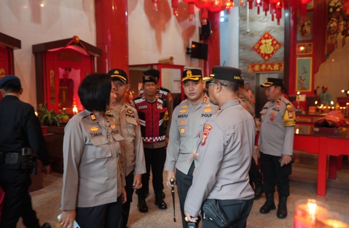 AKBP Restu Wijayanto, Turun Langsung Mengecek Kesiapan Pengamanan Perayaan Imlek di Vihara dan Klenteng