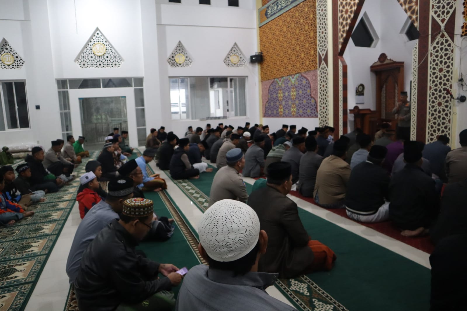 Polres Aceh Tengah Gelar Safari Subuh Di Dua Masjid, Kapolres : Sampaikan Bahaya Perjudian Dan Rekruitmen Agt Polri