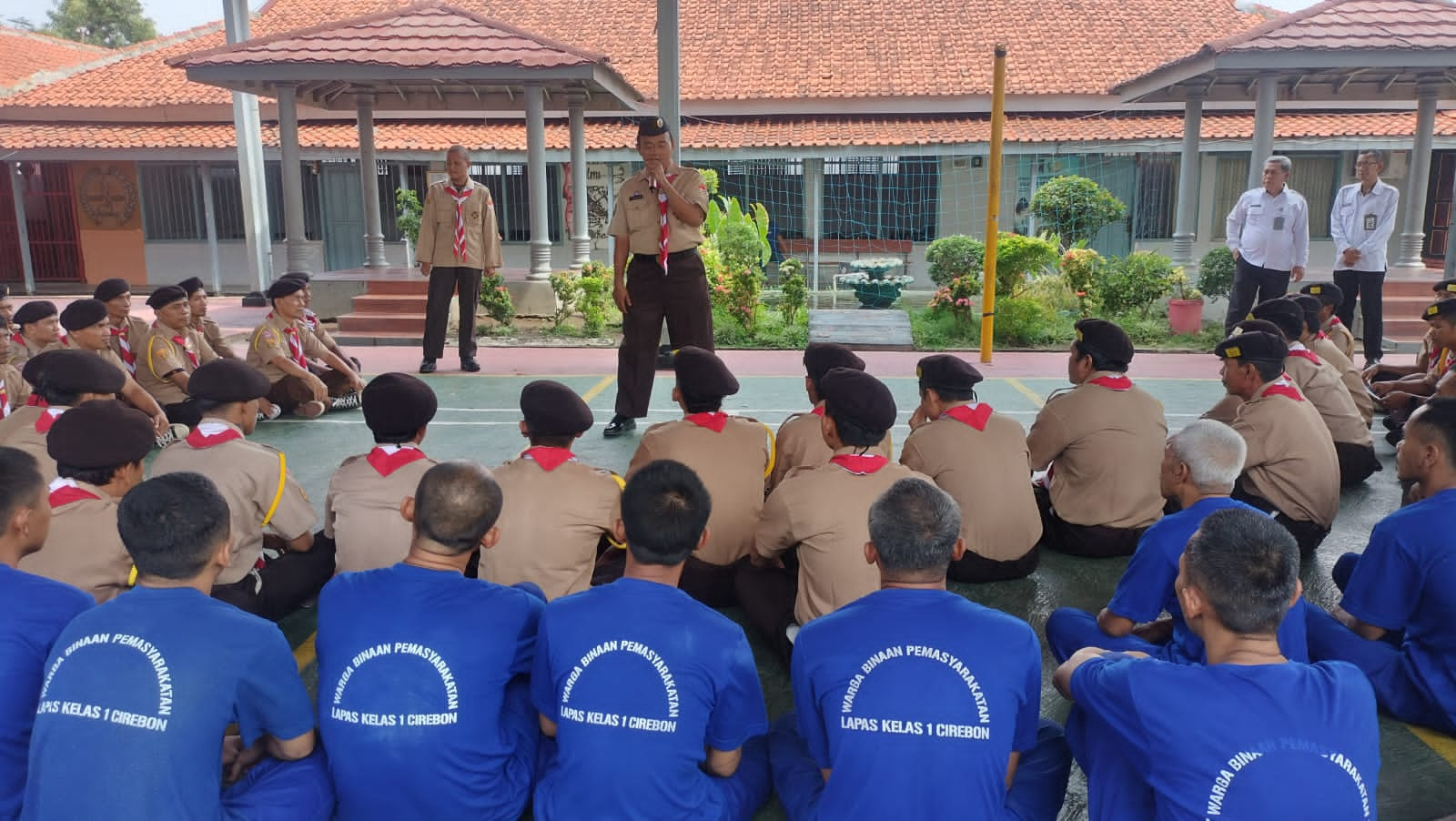 Pembinaan Pramuka kepada Warga Binaan Lapas Kelas I Cirebon oleh Bati Wanwil Siter Kodim 0614/Kota Cirebon