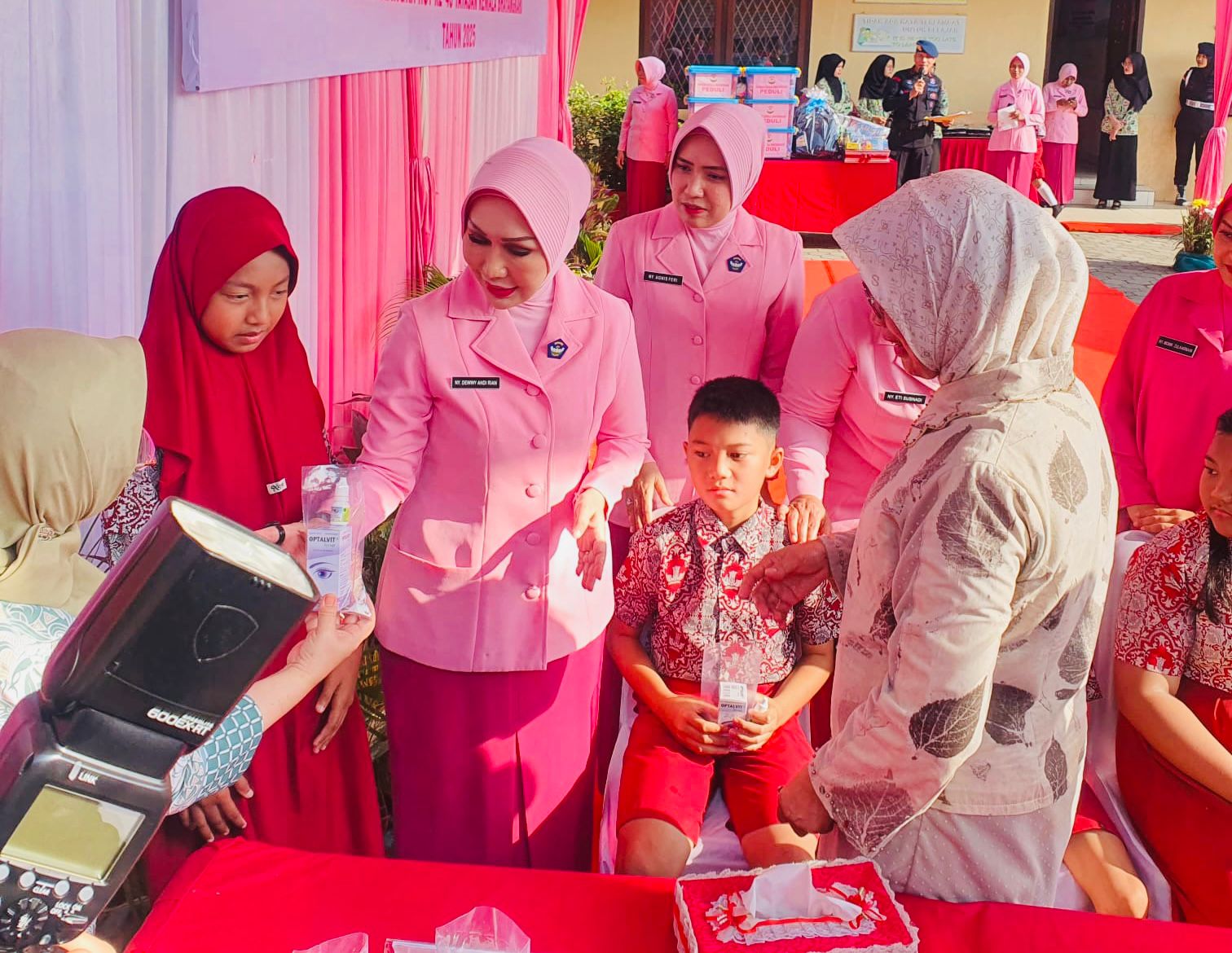 Peduli Kesehatan Mata Pada Anak, Kolaborasi Rumkit Bhayangkara M Hasan Bersama Yayasan Kemala Bhayangkari Sumsel Gelar Bhaktikes.