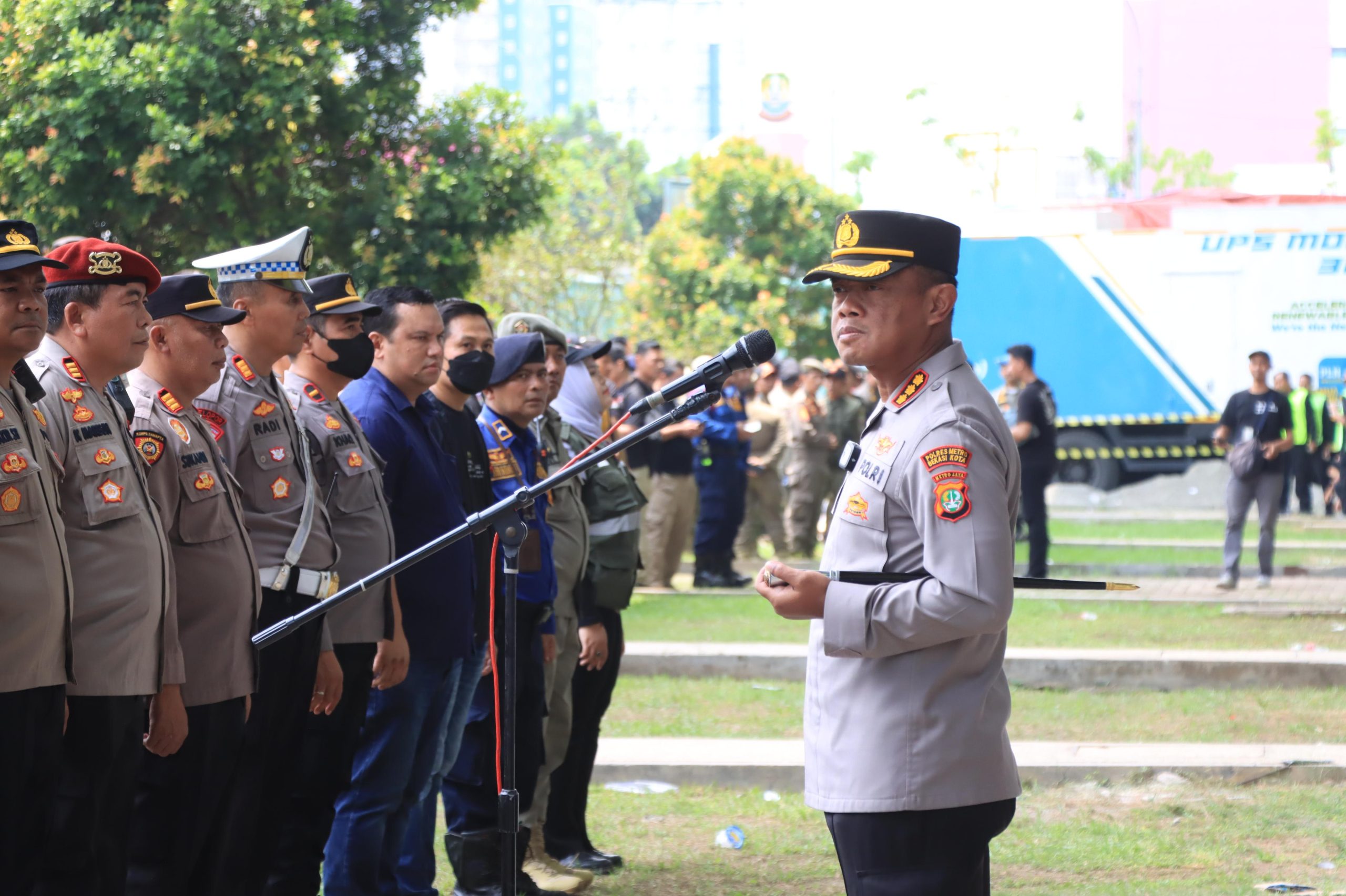 Polres Metro Bekasi Kota Gelar Apel Pengamanan Jelang Laga Persija vs Persib di Bekasi, 2.145 Personel Dikerahkan