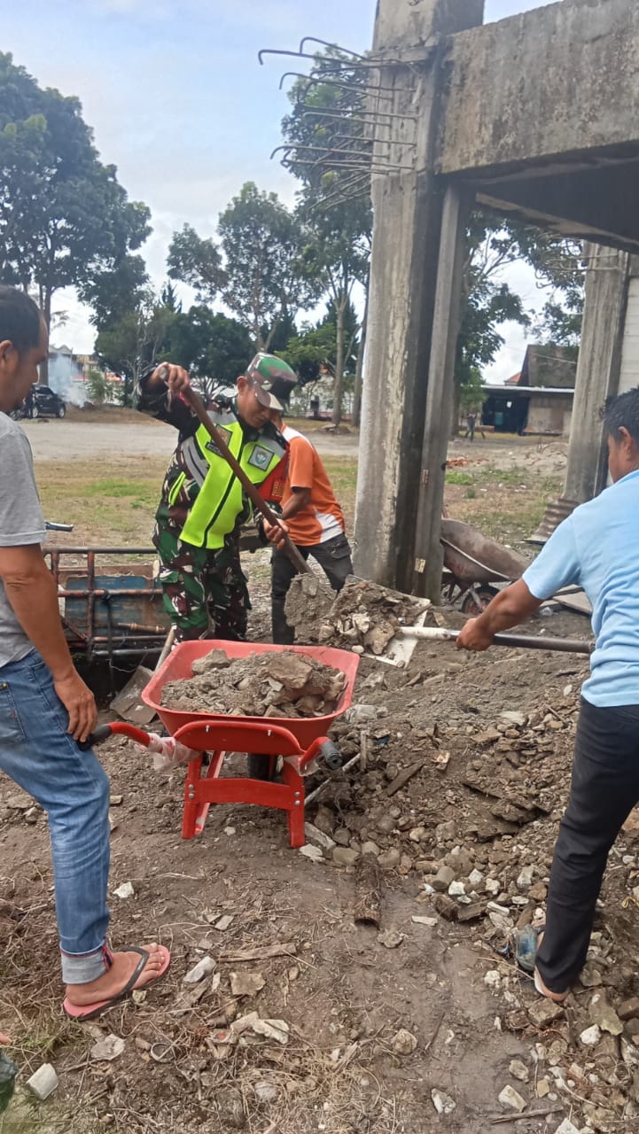 Babinsa Dan Warga, Goro Bersih kan Mushola