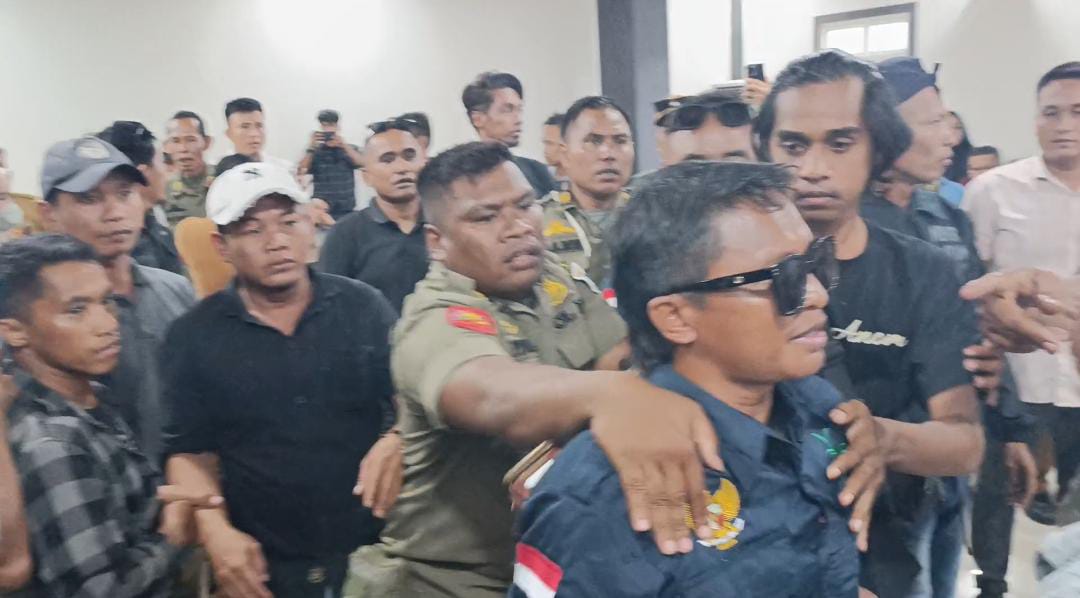 DPRD Sultra Gelar Rapat Dengar Pendapat Tentang Dugaan PT Marketindo Selaras Lakukan Penggusuran Lahan Warga di Anggata, Kabupaten Konawe Selatan Menuai Pro dan Kontra 