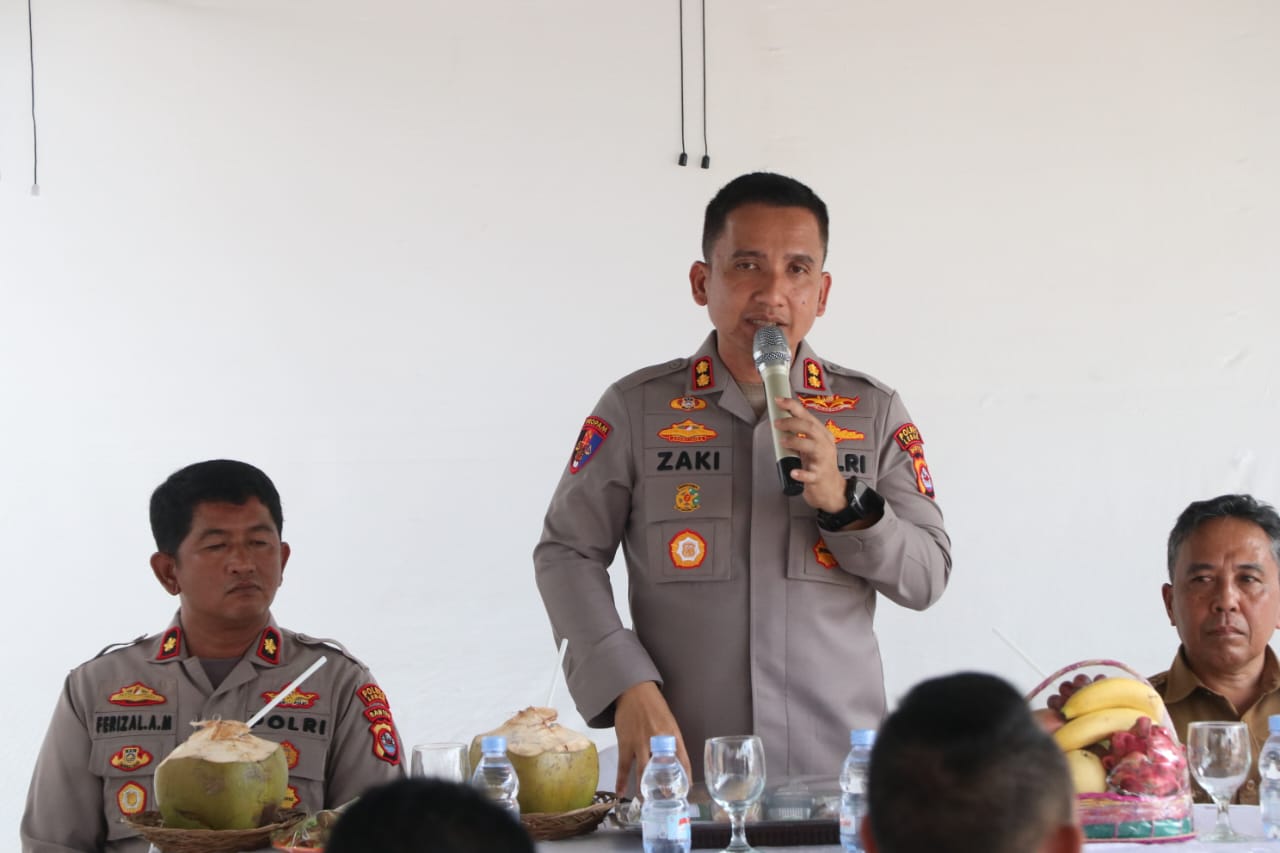 Rombongan Kapolres Lebak Polda Banten dan Ketua Bhayangkari Cabang Lebak kunjungan kerja ke Polsek Zona 2