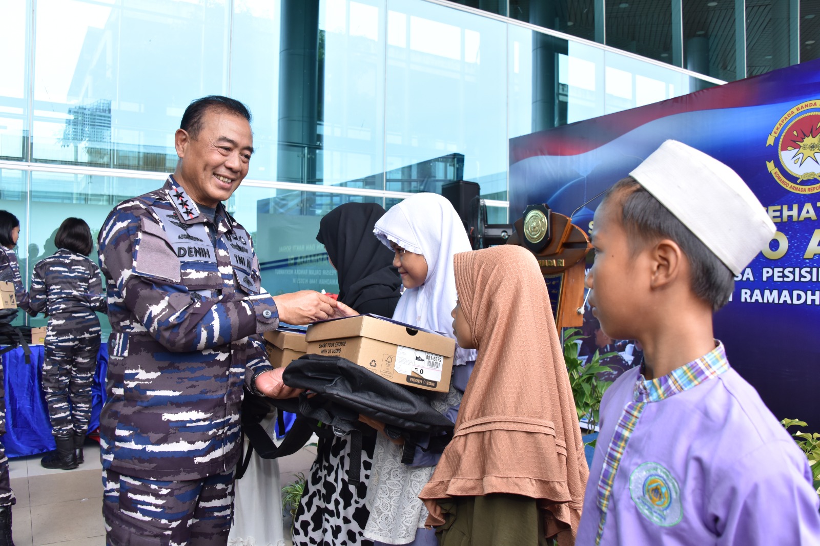 Bentuk Nyata Kepedulian TNI AL, Koarmada RI Gelar Bakti Sosial Dan Bakti Kesehatan