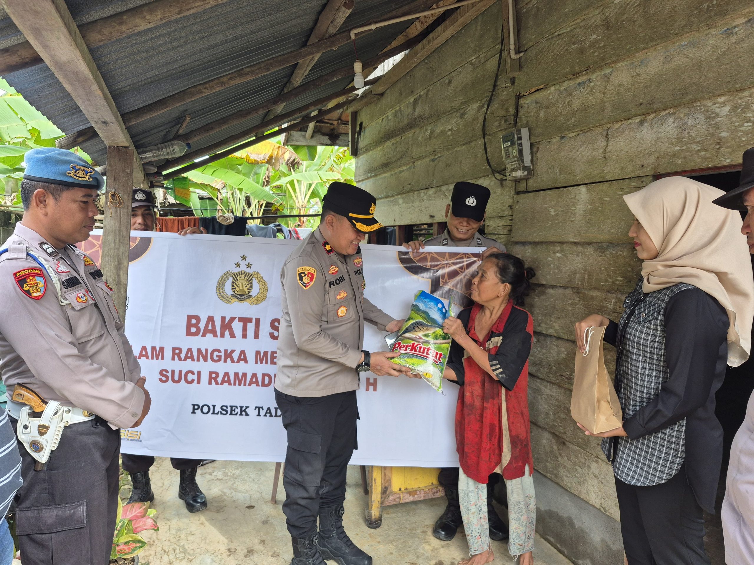 Polsek Talang Ubi Gelar Bakti Sosial,Pererat Kepedulian Menjelang Ramadan 1446 H