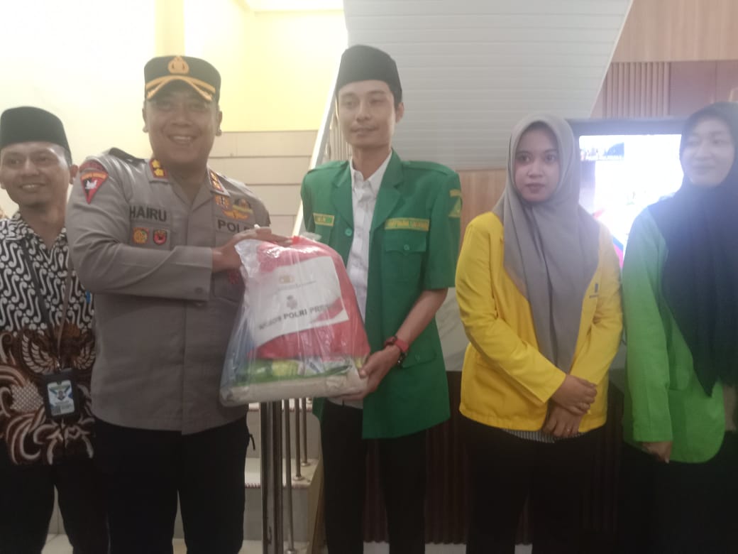 Polres PALI dan Elemen Mahasiswa Bersinergi dalam Bakti Sosial Menyambut Ramadan 1446 H