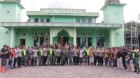 MENYAMBUT BULAN SUCI RAMADHAN TNI- POLRI BERSAMA WARGA MELAKSANAKAN KERJA BAKTI