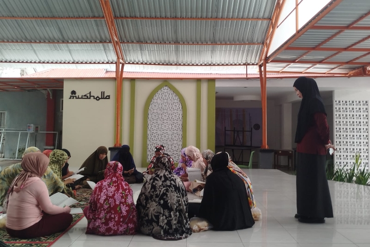 Yayasan Al Wahdah Islamiyah Kota Parepare Beri Bimbingan Keagamaan Gratis Bagi WBP Perempuan Lapas IIA Parepare