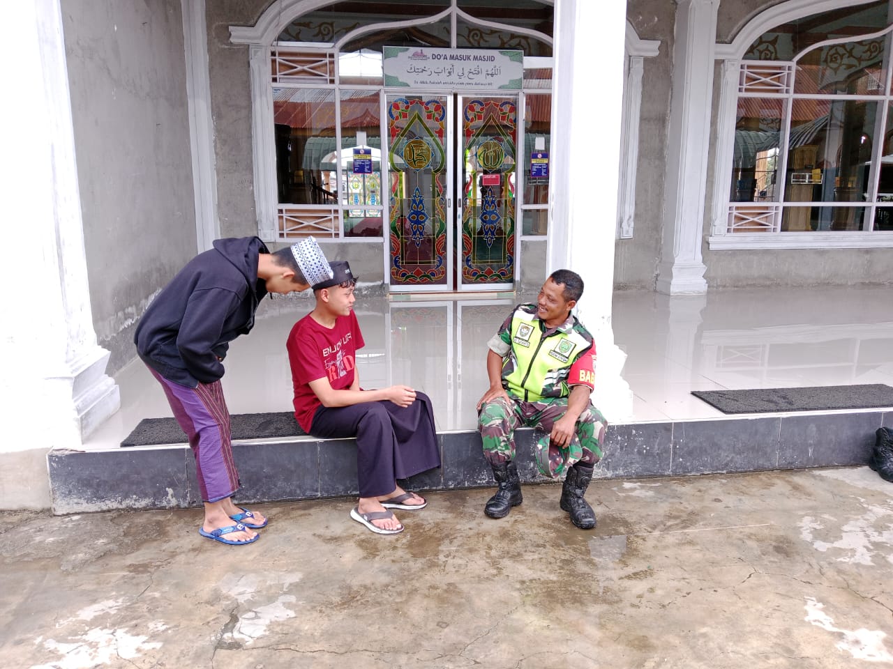 Komsos Bersama Remaja Masjid, Babinsa Ajak Tingkatkan Kegiatan Sosial Keagamaan