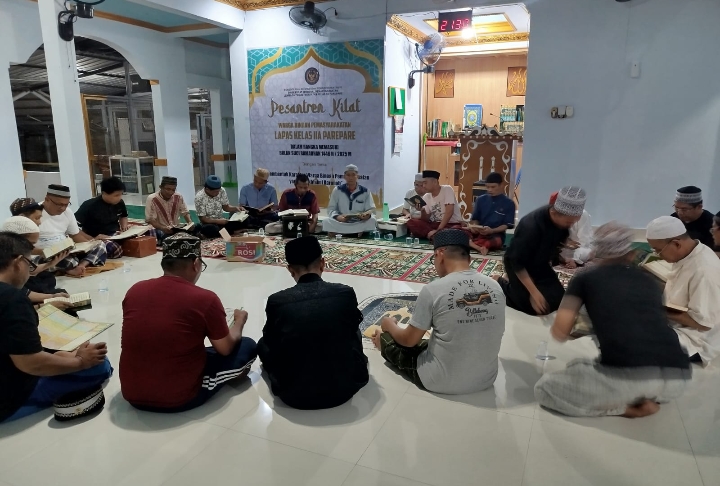 Tadarus Al Qur’an, Kalapas Kelas IIA Parepare Terapkan Program One Day One Juz Ke Warga Binaan Pemasyarakatan.