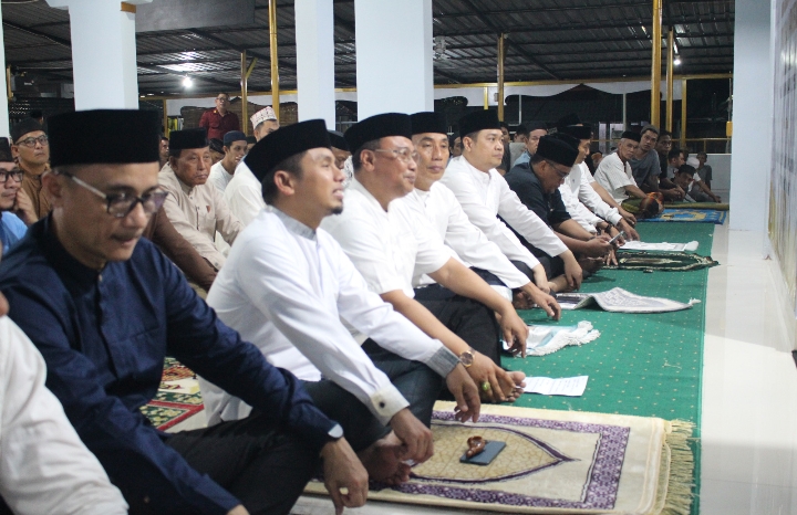 Momen Indah,Walikota Parepare Sholat Tarawih Berjamaah Bersama Warga Binaan Masjid At Taubah Lapas IIA Parepare